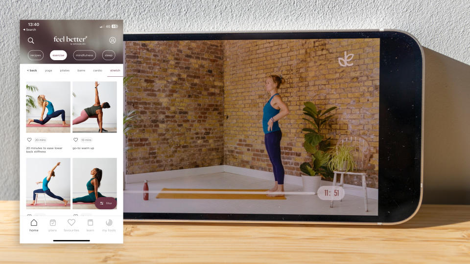 An exercise class on the Deliciously Ella app