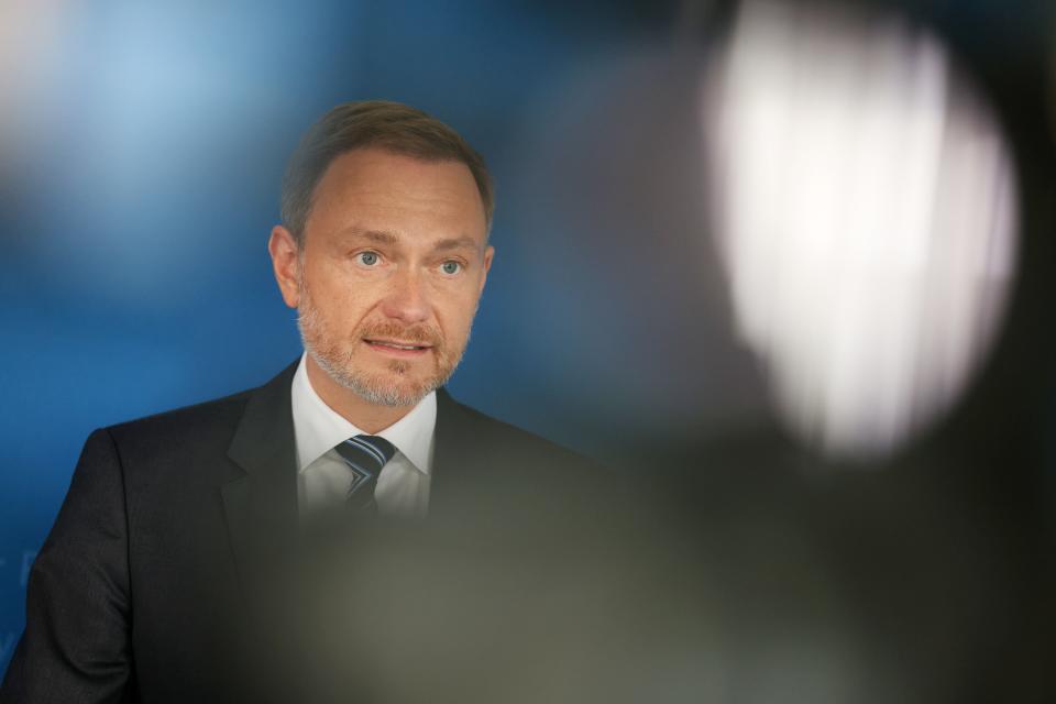 Bundesfinanzminister Christian Lindner (FDP) will Aktienmodell mit Kreditfinanzierung umsetzen. - Copyright: picture alliance/dpa | Oliver Berg