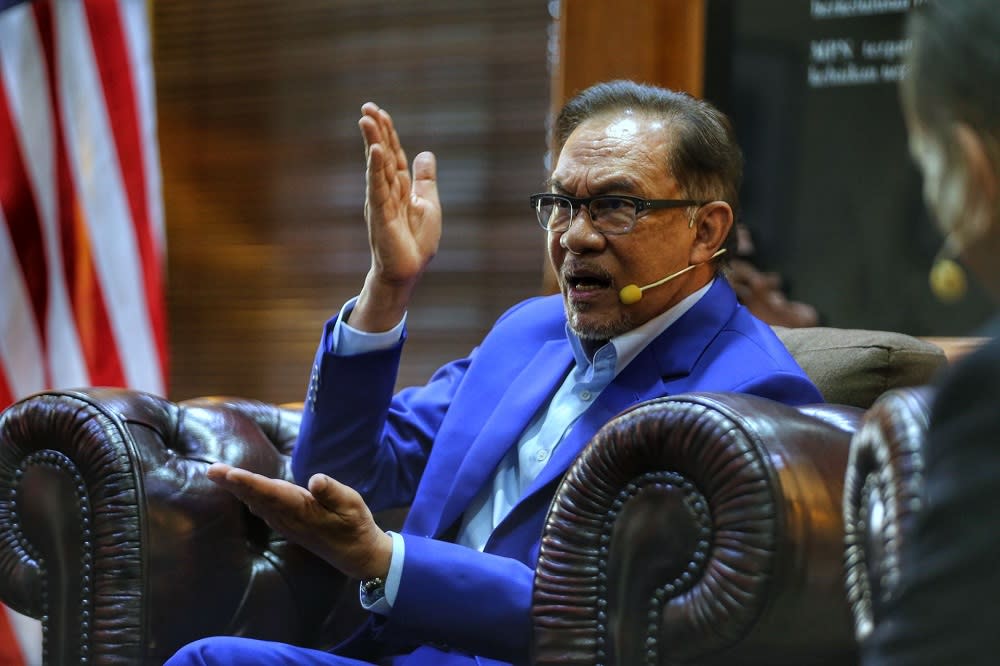 Commenting on the recent allegations that period spot checks are taking place at boarding schools under the Education Ministry, Datuk Seri Anwar Ibrahim said it was the work of crazy people and described it as nonsensical. ― Picture by Ahmad Zamzahuri