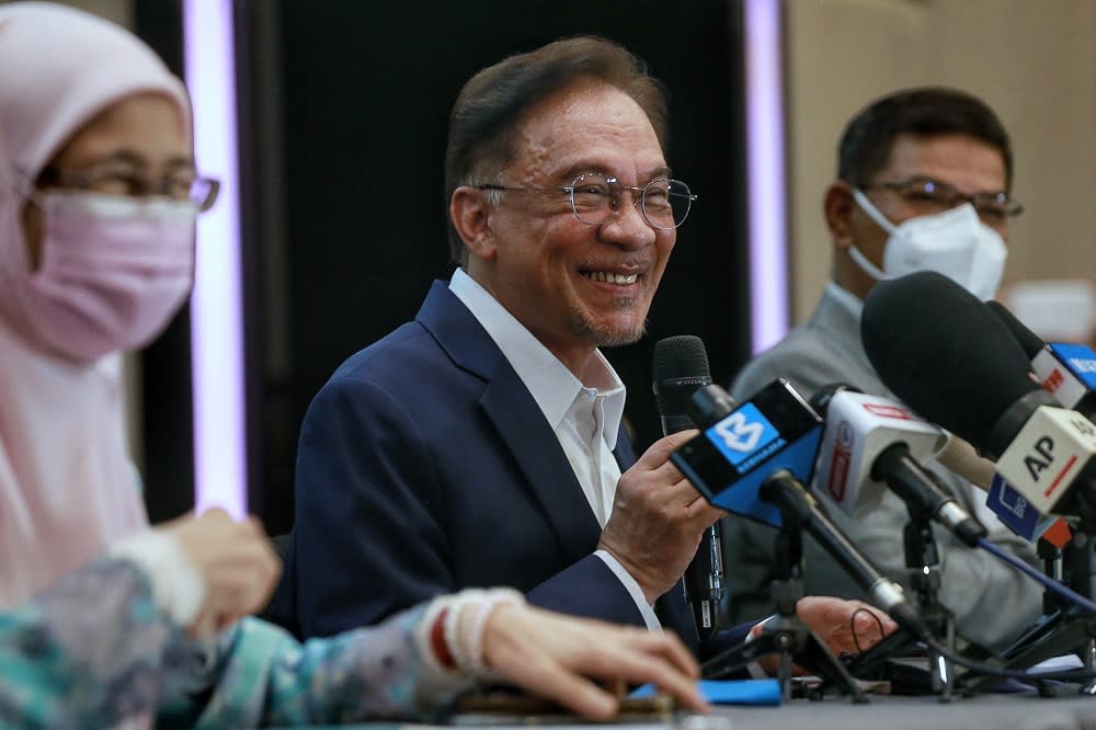 PKR president Datuk Seri Anwar Ibrahim speaks during a press conference in Kuala Lumpur September 23, 2020. — Picture by Ahmad Zamzahuri