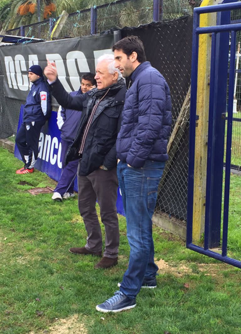 Diego Milito estuvo junto a Víctor Blanco en el amistoso