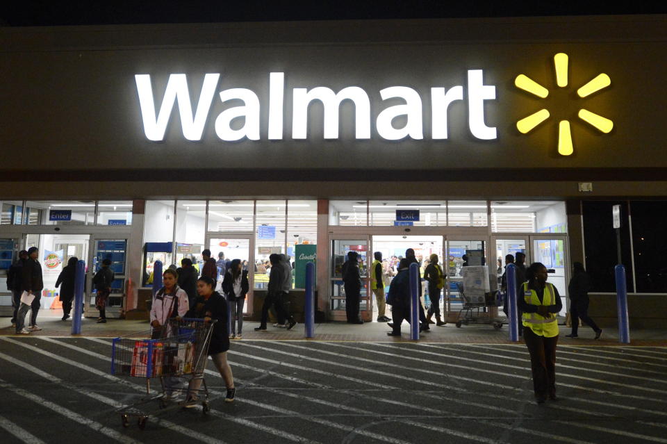 Grandes cadenas como Walmart van a empezar este año sus rebajas por Black Friday antes que nunca y las alargarán durante más tiempo por el coronavirus. Foto: EFE.