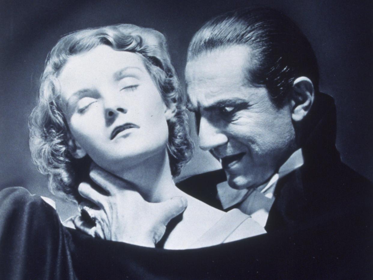 Helen Chandler and Bela Lugosi in 'Dracula' (1931): Snap/Shutterstock