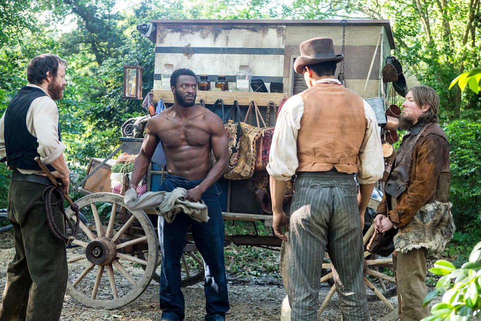 UNDGROUND, Aldis Hodge (2nd from left), Joseph Sikora (far right) in 'War Chest' (Photo: Everett Collection)