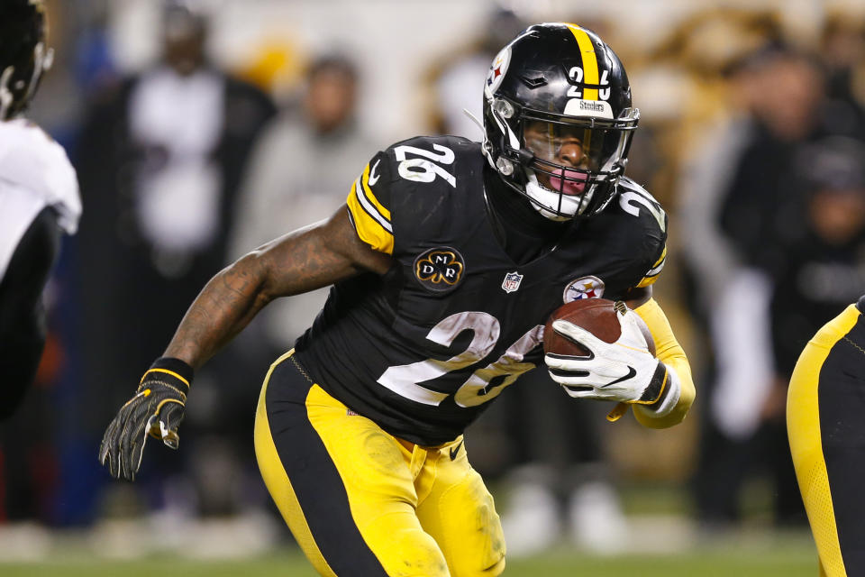 Pittsburgh Steelers running back Le'Veon Bell made it clear he doesn't want another franchise tag. (AP)