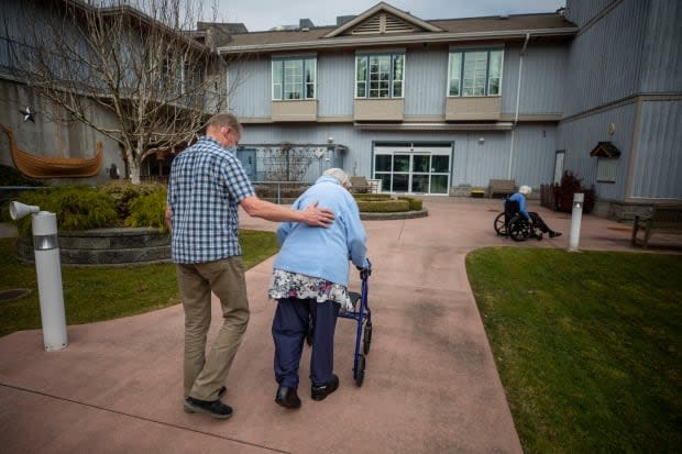 Seventeen residents at Saskatoon's Sherbrooke Community Centre are positive for the virus causing COVID-19. (Ben Nelms/CBC - image credit)