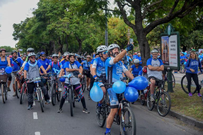 Los miembros de la ONG Empujando Límites son los protagonistas de la aventura entre Mar del Plata y Buenos Aires