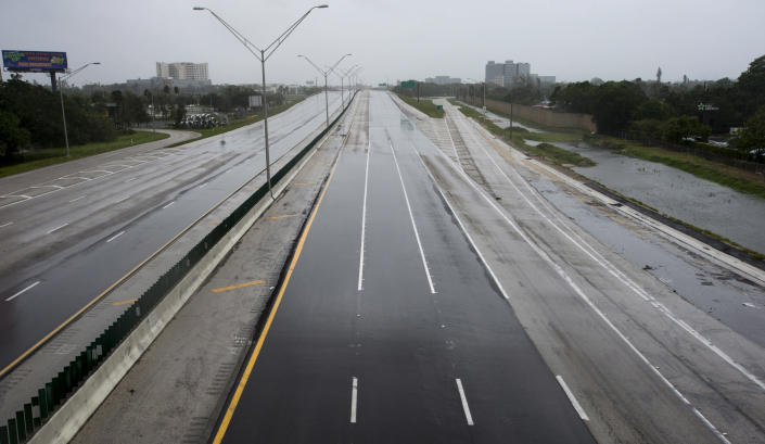 <p><strong>Fort Lauderdale</strong><br>The I-95 freeway is deserted in Fort Lauderdale, Fla., as Hurricane Irma blows in on Sept. 10, 2017. (Photo: Paul Chiasson/The Canadian Press via AP) </p>