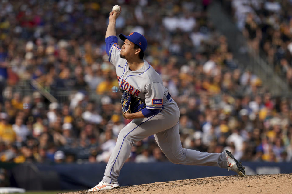 New York Mets starting pitcher Kodai Senga throws against the Pittsburgh Pirates in the seventh inning of a baseball game in Pittsburgh, Saturday, June 10, 2023. (AP Photo/Matt Freed)