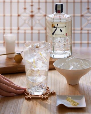 Roku Gin & Tonic (PRNewsFoto/Suntory Global Spirits)