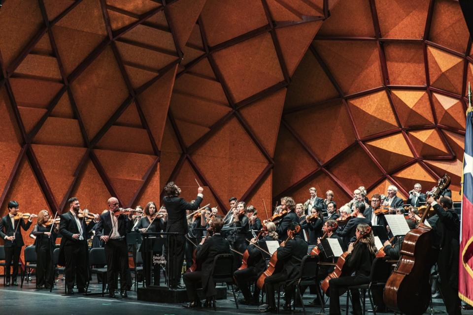 The Amarillo Symphony is honoring first responders and veterans with its Heroes Night of the Happy Holiday Pops Concert, to be held Friday evening at the Globe-News Center for he Performing Arts.