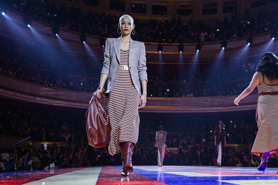 <h1 class="title">Tommy Hilfiger TOMMYNOW Spring 2019 : TommyXZendaya Premieres : Runway At The Theatre Des Champs Elysees In Paris</h1><cite class="credit">Peter White/FilmMagic</cite>