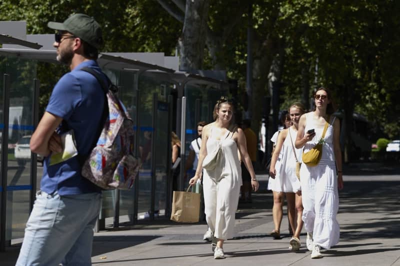 Tourists walk in the streets of Madrid. The number of international tourists arriving in Spain reached its highest figure in the first seven months of 2024, touching 53.4 million, an increase of 12% over the previous year, according to data from the National Statistics Institute (INE). Jesús Hellín/EUROPA PRESS/dpa