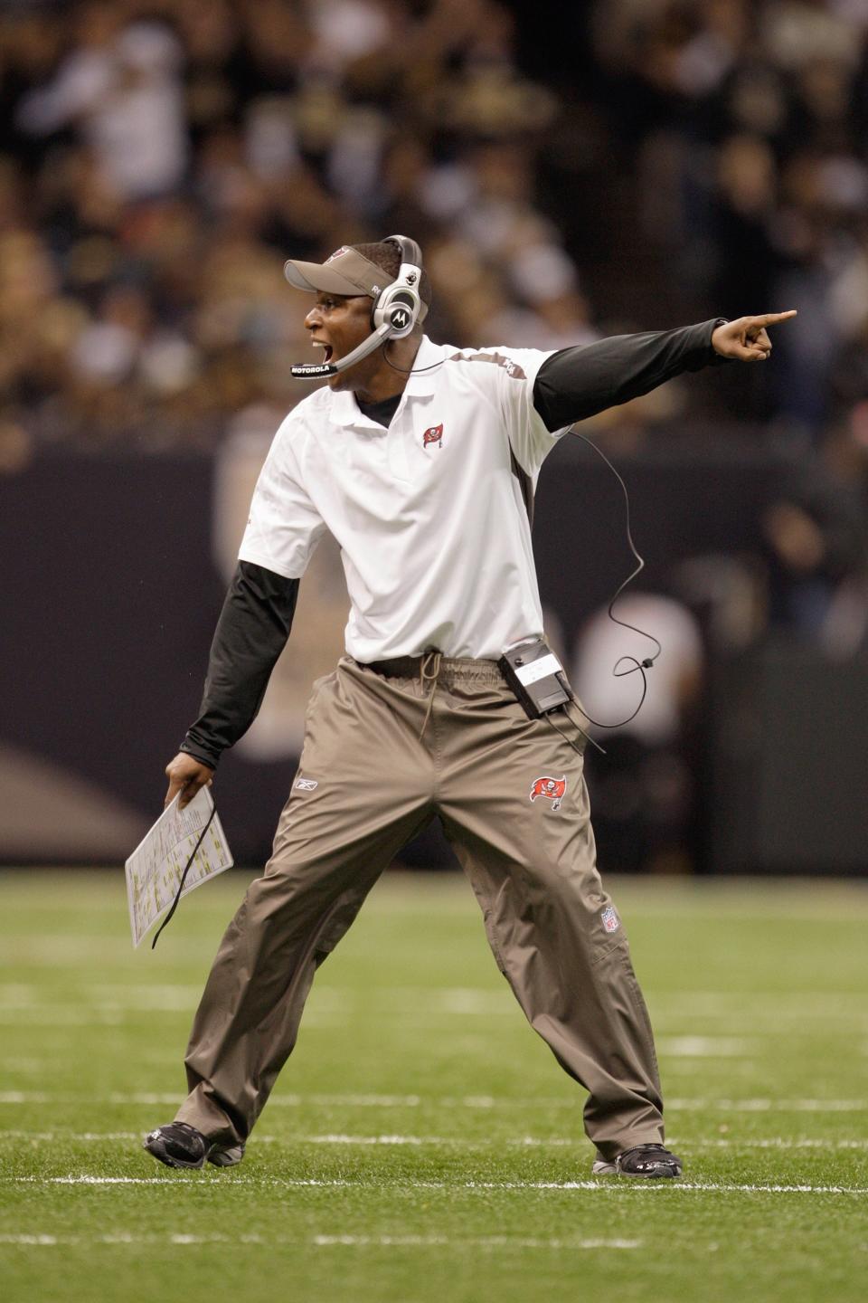 NEW ORLEANS - DECEMBER 27:  Head coach Raheem Morris of the Tampa Bay Buccaneers motions on the sidelines during the game against the New Orleans Saints at the Louisiana Superdome on December 27, 2009 in New Orleans, Louisiana. (Photo by Jamie Squire/Getty Images)