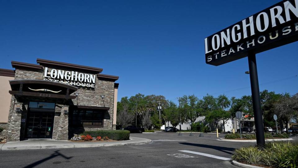 A second Manatee County LongHorn Steakhouse is planned on the northeast corner of Interstate 75 and State Road 64. The first Bradenton-area LongHorn Steakhouse, shown above at 4502 14th St. W., opened in 2014.