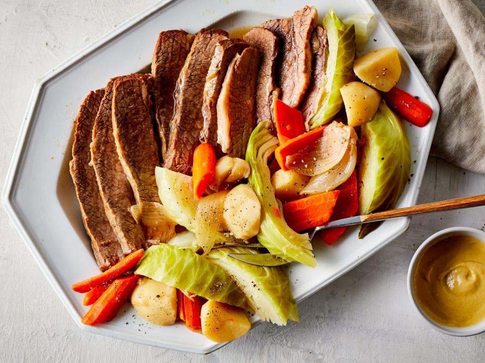 Slow Cooker Corned Beef and Cabbage