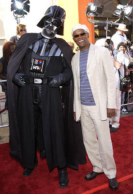 Samuel L. Jackson kicks it with the V-Dawg at the LA premiere of 20th Century Fox's Star Wars: Episode II