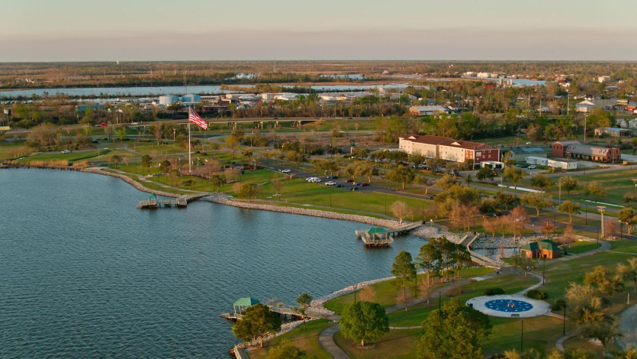 bord du lac park and veterans memorial in lake charles, la aerial