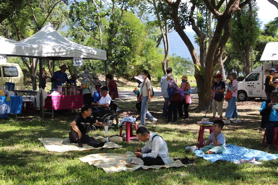 慶祝關山親水公園25週年，關山鎮公所在園區內舉辦草地音樂會，吸引許多民眾熱情參與。(摘取自關山鎮公所臉書)