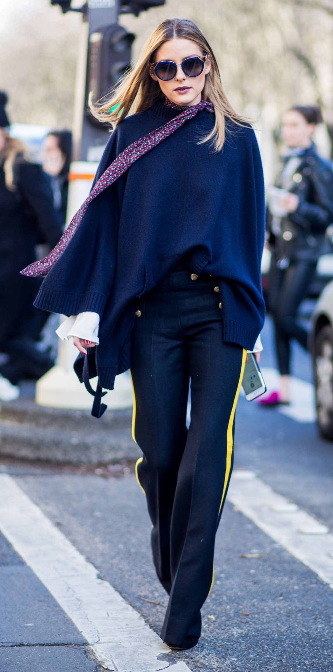 Who made Olivia Palermo's blue long sleeve top, pants, sneakers, black  handbag, and sunglasses? – OutfitID