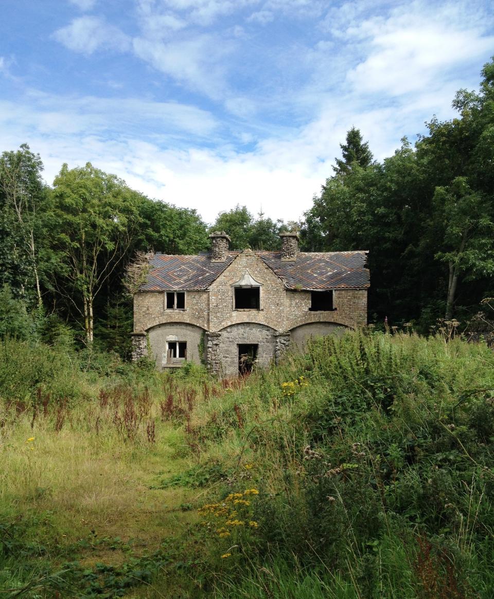 The Irish Aesthete: Ruins of Ireland by Robert O’Byrne.