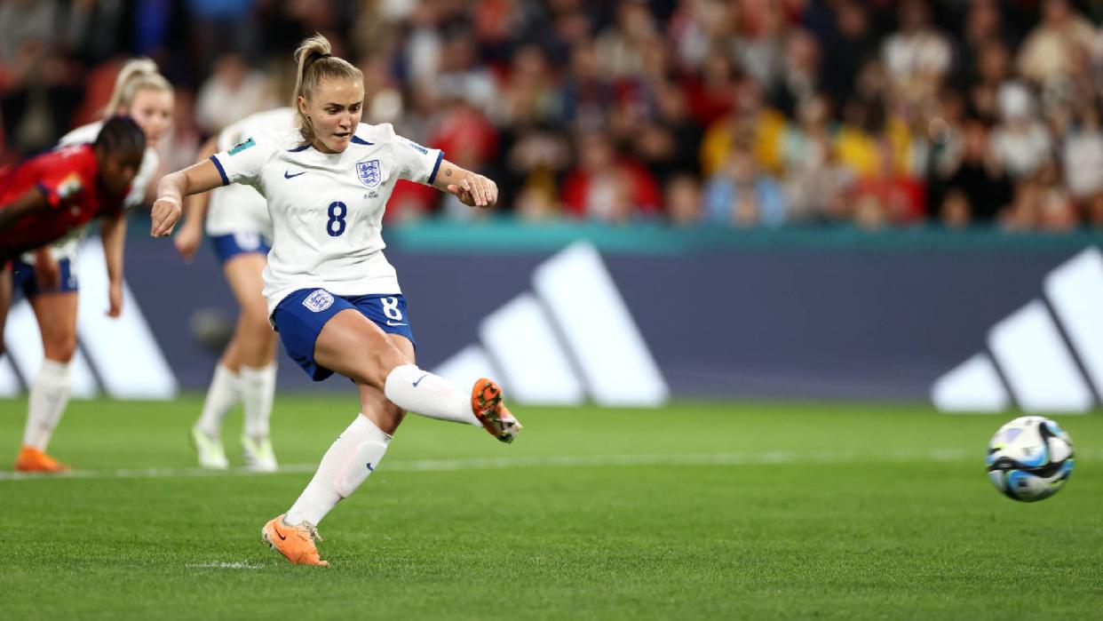  Georgia Stanway of England scores her team's first goal from the penalty spot during the FIFA Women's World Cup Australia & New Zealand 2023 Group D match between England and Haiti at Brisbane Stadium on July 22, 2023 in Brisbane, Australia 