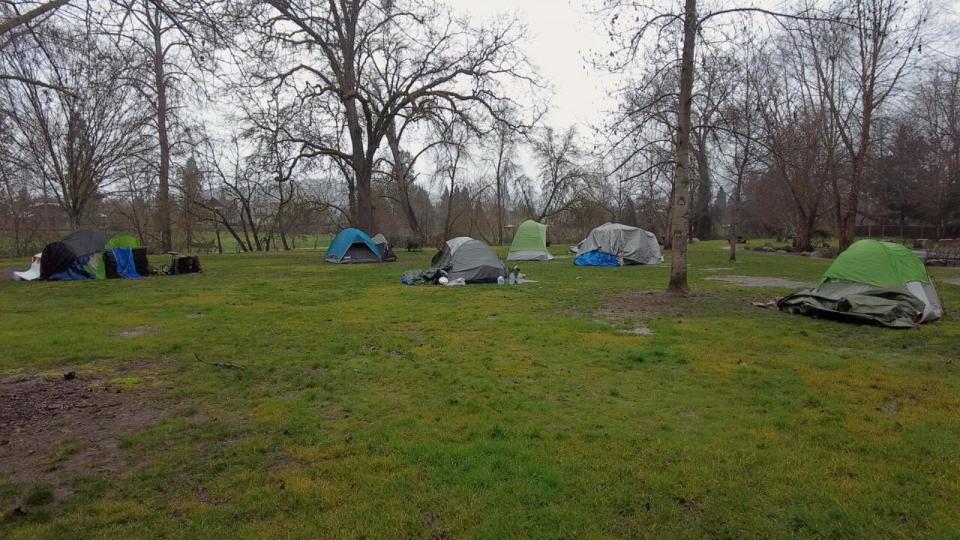 PHOTO: Growing numbers of homeless people have led to public encampments in cities across America. (ABC News)