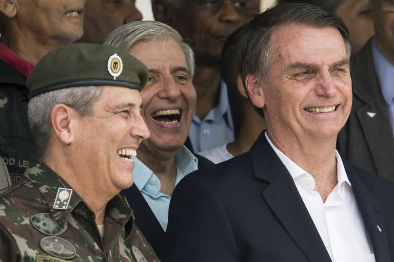 Jair Bolsonaro y Walter Braga Netto