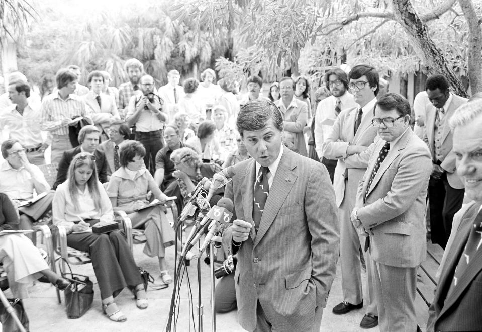 FILE - Gov.-elect Bob Graham talks to members of the press, Wednesday, Nov. 8, 1978 poolside at his Miami hotel after his Tuesday night victory over opponent Jack Eckerd. Graham, who chaired the Intelligence Committee following the 2001 terrorist attacks and opposed the Iraq invasion, has died, according to an announcement by his family Tuesday, April 16, 2024. (AP Photo/Jennings, File)