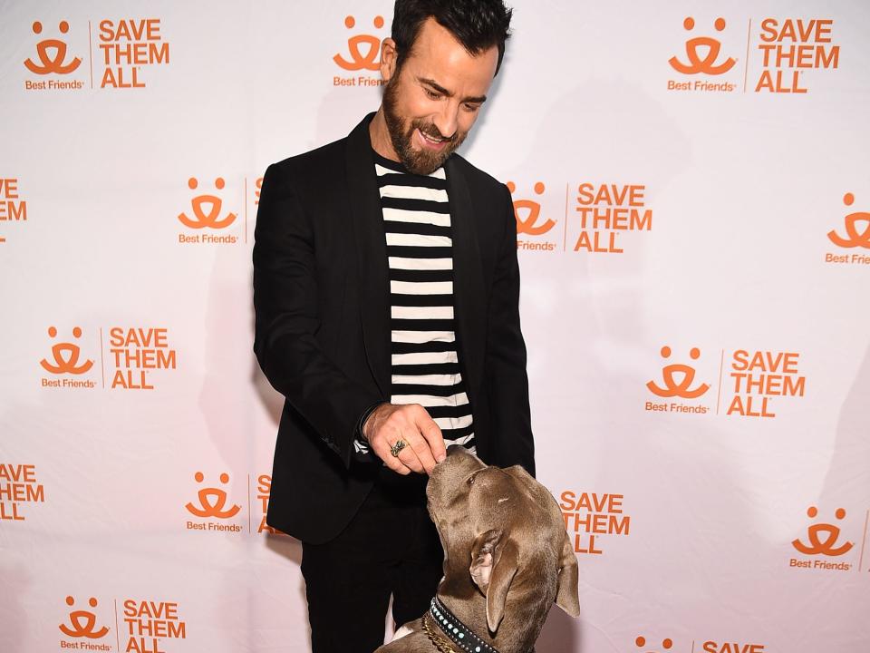 justin theroux and kuma the pit bull