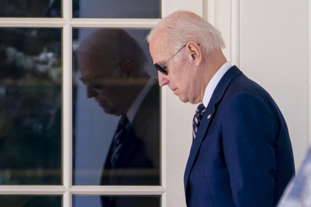 Biden's 2024 campaign unraveled in 25 days. From debating Trump to