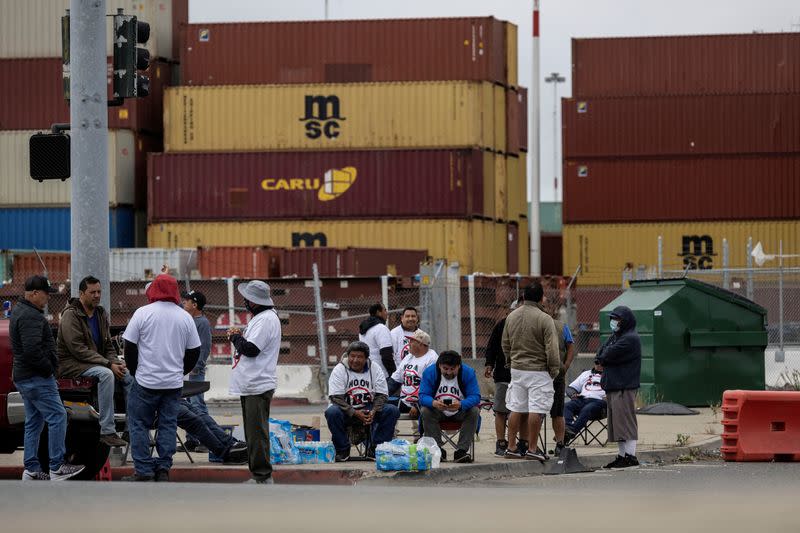 FILE PHOTO: Trucker protests halt cargo movement at California's No. 3 seaport