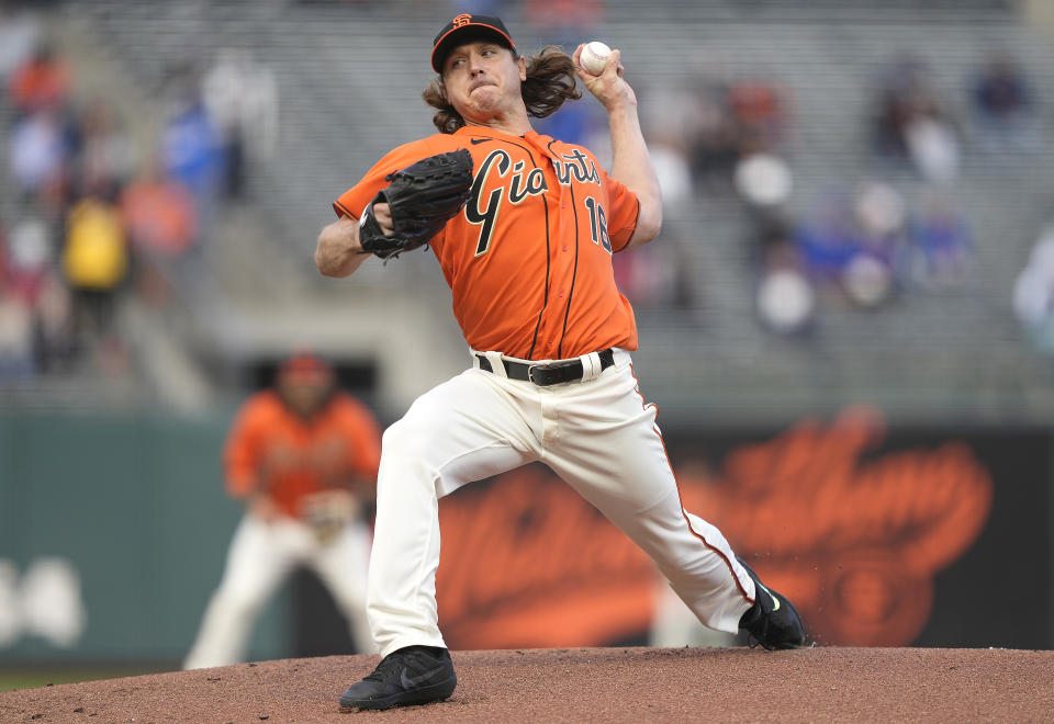 SAN FRANCISCO, CALIFORNIA - JUNE 04: Scott Kazmir #16 of the San Francisco Giants pitches against the Chicago Cubs in the top of the first inning at Oracle Park on June 04, 2021 in San Francisco, California. (Photo by Thearon W. Henderson/Getty Images)
