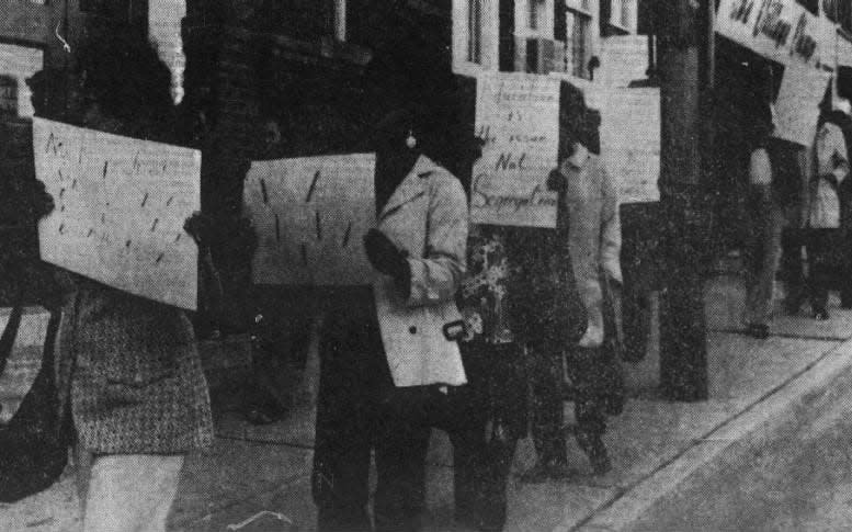 Members of the New Brunswick Black Home & School Organization picket city board of education offices on Monday, Oct. 15, 1973, to press for an end to the city’s quest for a regional school district.