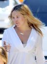 <div class="caption-credit"> Photo by: Splash News</div><div class="caption-title">Kate Hudson</div>She may be the face of cosmetics brand Almay, but Hudson has no problem revealing a bare-faced look. When the actress does wear makeup, it's quick and easy. "I used to watch my mom put on makeup in the car without a mirror," she told <span>Entertainment Tonight</span>. "Mom was always about simple fast, easy makeup. So I used to watch her do the most amazing five minute makeup, you know, five-minute face -- foundation, a little cheek, eyes and then a little lip gloss-- and off she went. I definitely picked that up from her." <br>