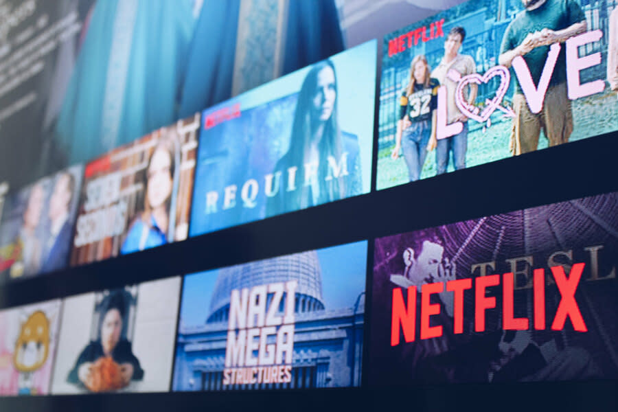 Netflix節目眾多，卻也讓收視戶無從選擇。(Photo by Stock Catalog on Flickr used under Creative Commons license) 