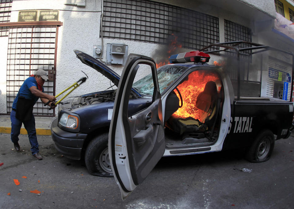 Mexico police riot protest
