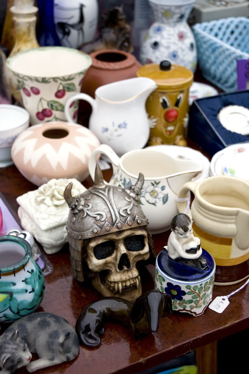 Scour Yard Sales and Outdoor Flea Markets