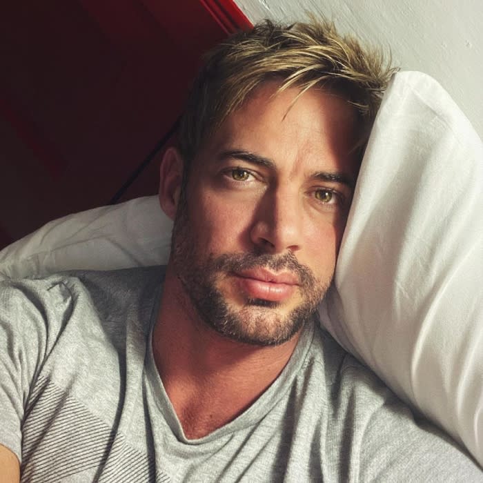 El bonito gesto de William Levy con dos trabajadoras de Cafe con aroma de mujer