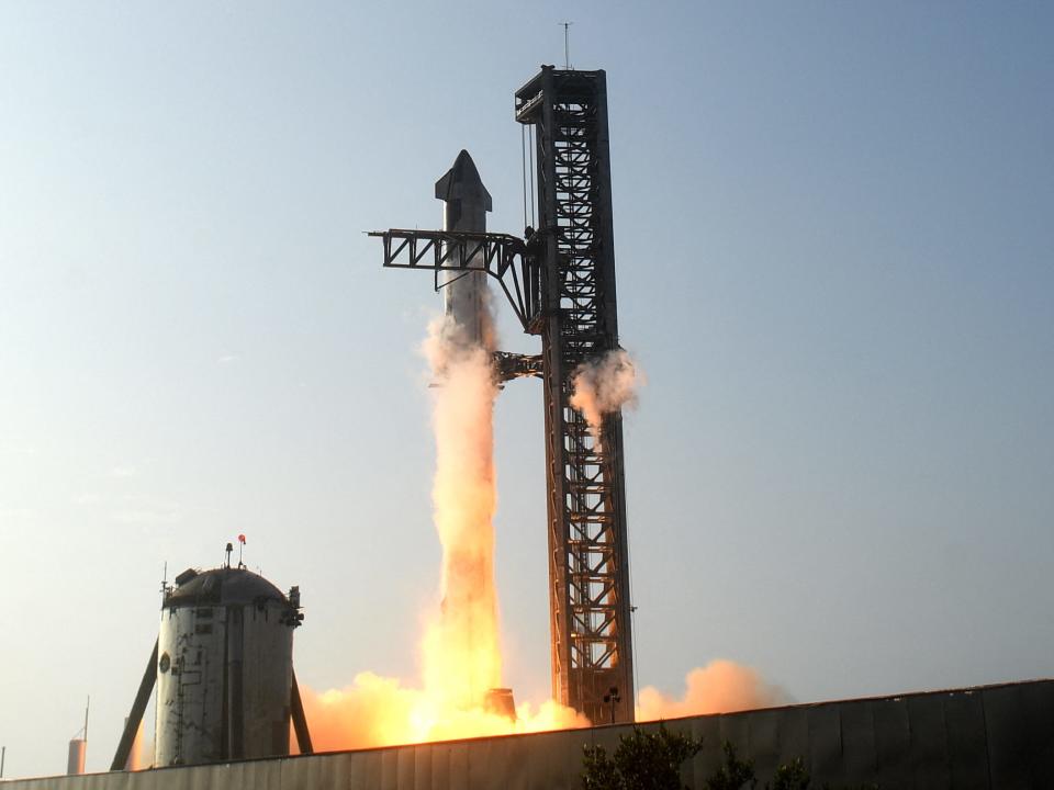 The SpaceX Starship lifts off from the launchpad during a flight test from Starbase in Boca Chica, Texas, on April 20, 2023.