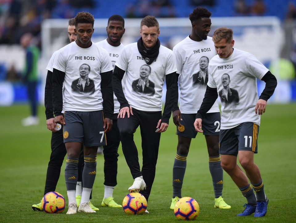 Leicester City players wore shirts during warmups to honor late owner Vichai Srivaddhanaprabha. (Getty)