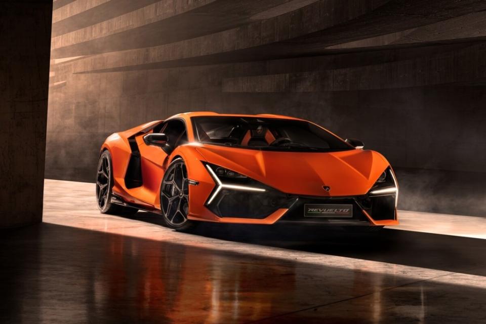 lamborghini-revuelto