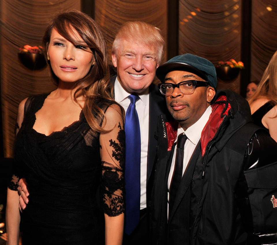 Auf der Party zum 25. Jubiläum der Wochenzeitung “The New York Observer” im März 2013, lange, bevor Trump Präsident wurde, schienen sich Donald Trump und Spike Lee noch ganz gut zu verstehen. (Bild: Getty Images)