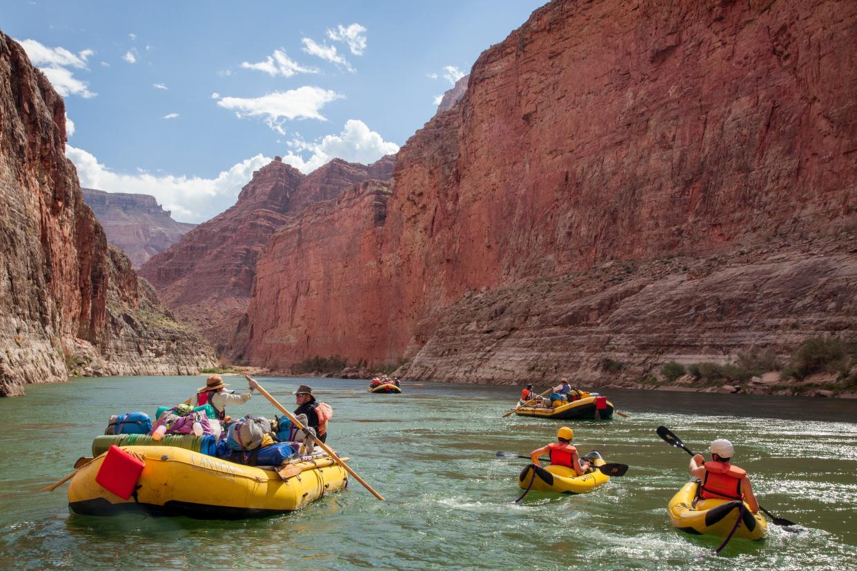 Rafts and kayaks in the grand canyone