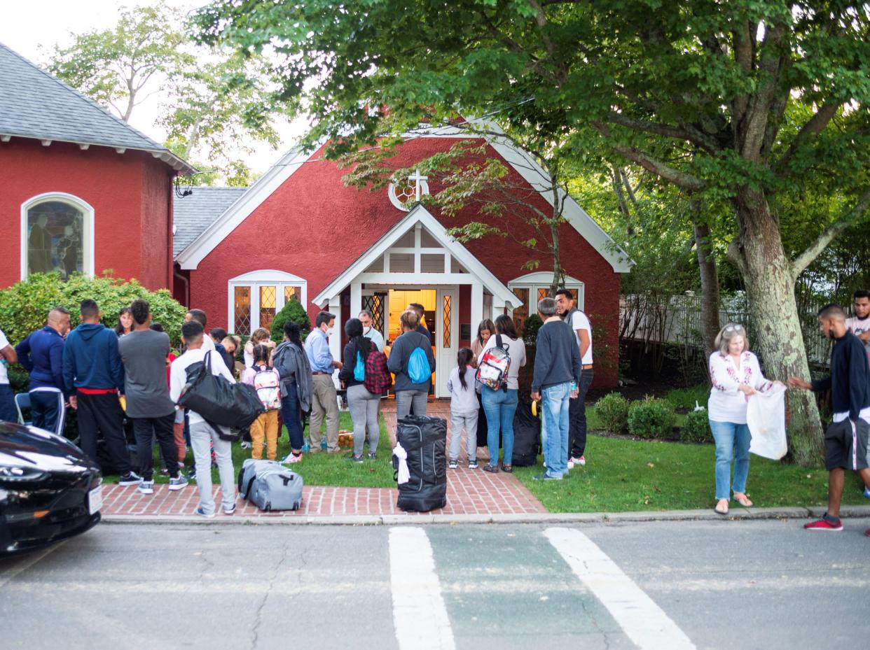 Migrants, Martha's Vineyard