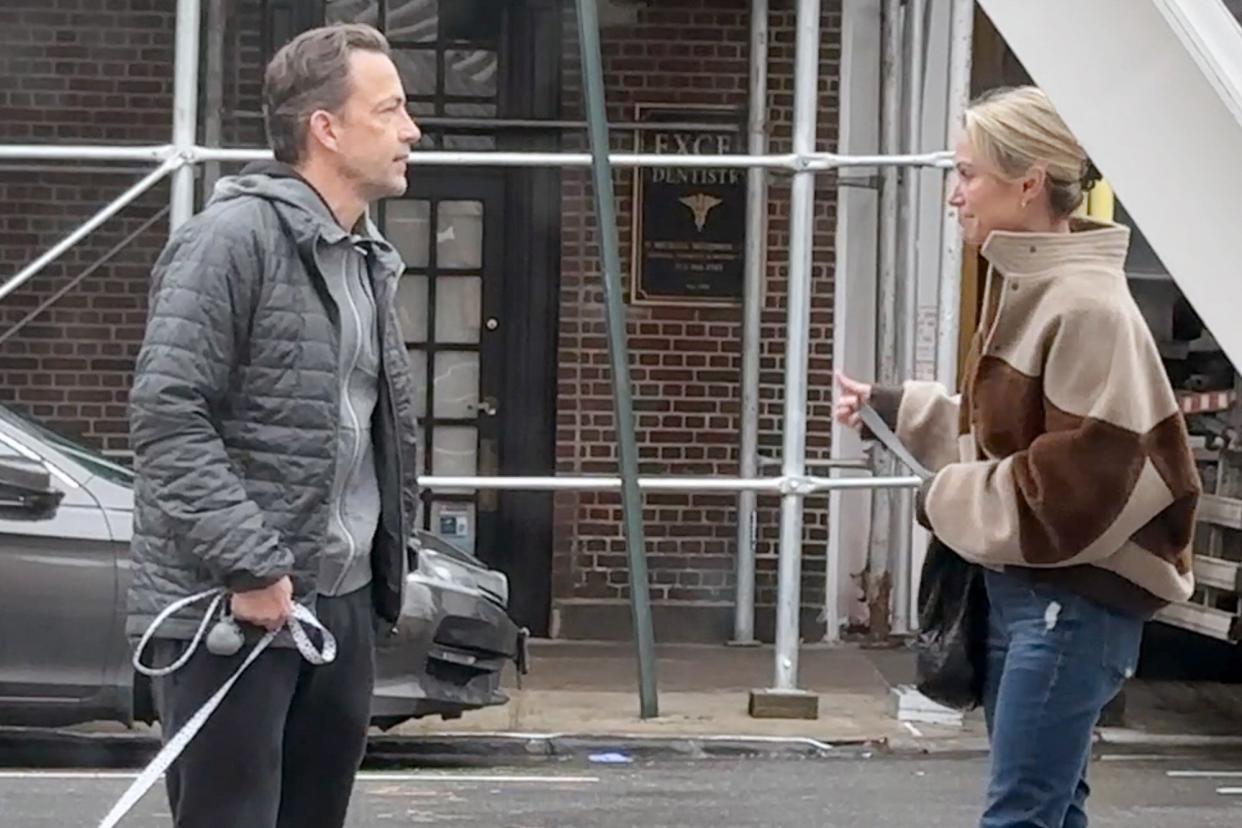 01/13/2023 PREMIUM EXCLUSIVE: Amy Robach is spotted for the first time with estranged husband Andrew Shue amid T.J. Holmes romance. The suspended GMA anchor appeared downcast as she met up with her ex on a New York City sidewalk to hand off the family dog to the 55 year old actor. **VIDEO AVAILABLE** sales@theimagedirect.com Please byline:TheImageDirect.com *EXCLUSIVE PLEASE EMAIL sales@theimagedirect.com FOR FEES BEFORE USE