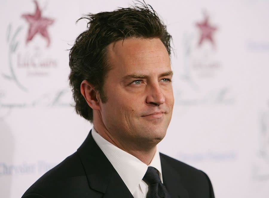 Actor Matthew Perry arrives at the 9th Annual Dinner Benefiting the Lili Claire Foundation at the Beverly Hilton Hotel on October 14, 2006 in Beverly Hills, California. (Photo by Michael Buckner/Getty Images)