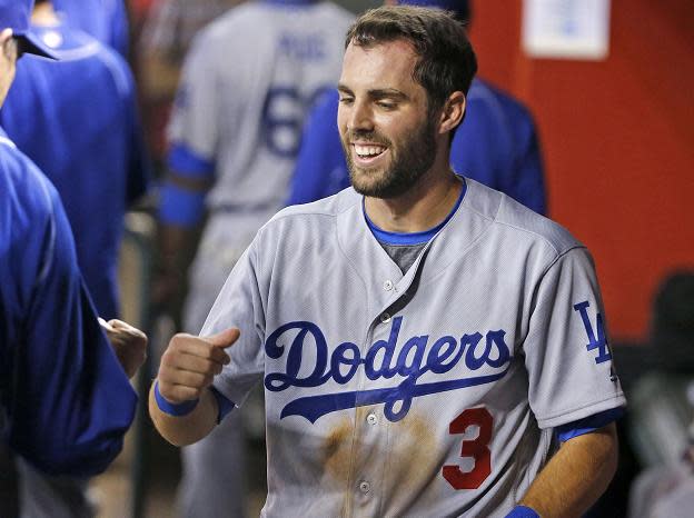 Dodgers' Chris Taylor nearly completes cycle with sneaky bunt