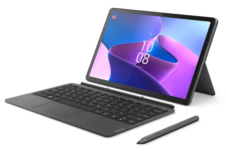 Una Lenovo Tab P11 Pro con teclado, pie y lápiz