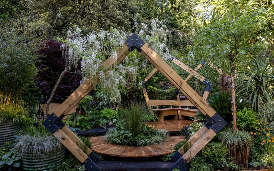 chelsea flower show - Heathcliff O'Malley